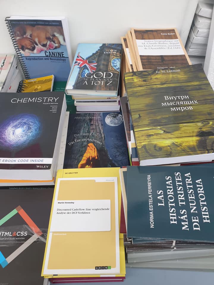 MYSTERY BOX OF 10|20 BOOKS FOR THE EDUCATED MIND