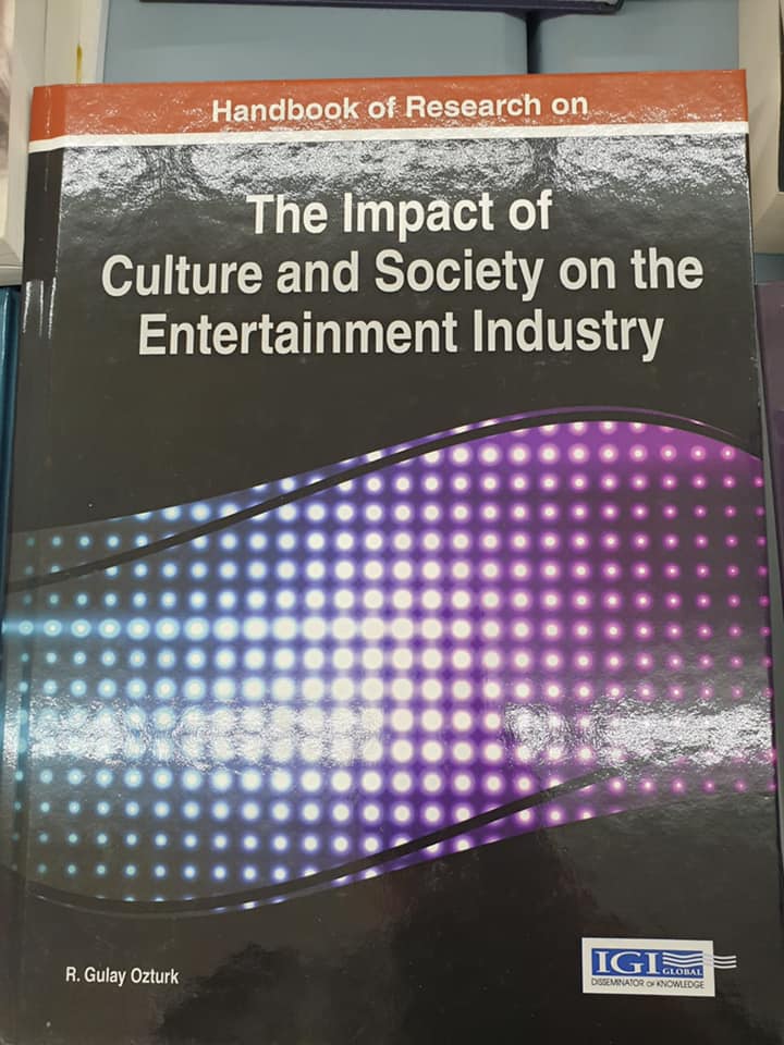 MYSTERY BOX OF 10|20 BOOKS FOR THE EDUCATED MIND