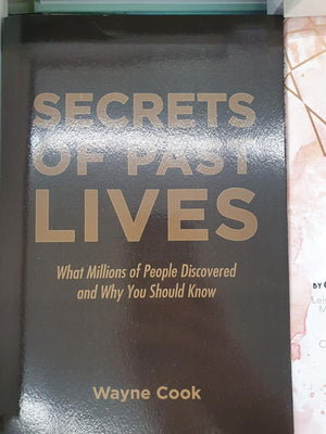 MYSTERY BOX OF 10|20 BOOKS FOR THE EDUCATED MIND