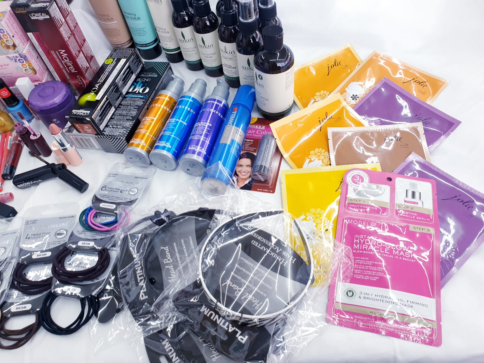 MEGA BEAUTY BOX OF 30 OR 100 PRODUCTS FOR YOUR SKIN HAIR MAKEUP NAILS EYES AND MORE ALL BRANDED