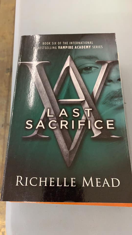 BOX OF BOOKS FOR THE CURIOUS MIND MIN 15 BOOKS