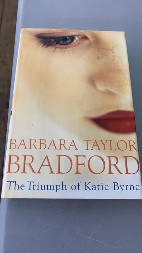 BOX OF BOOKS FOR THE CURIOUS MIND MIN 15 BOOKS