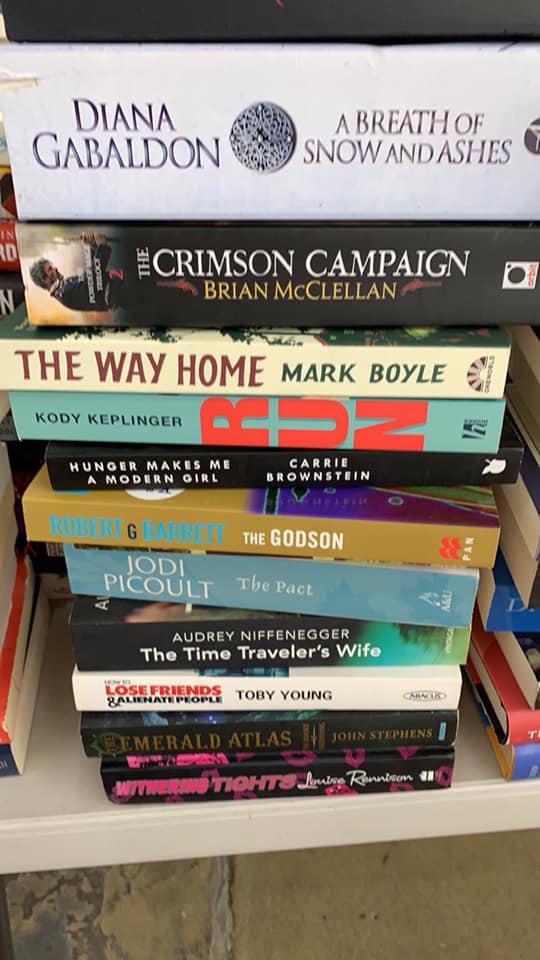 BOX OF BOOKS FOR THE CURIOUS MIND MIN 15 BOOKS