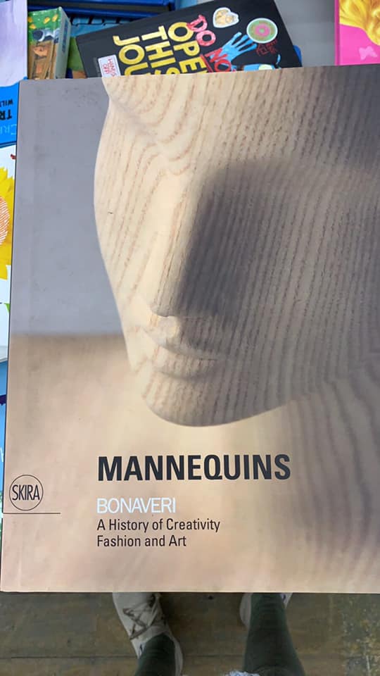 BOX OF BOOKS FOR THE CURIOUS MIND MIN 15 BOOKS