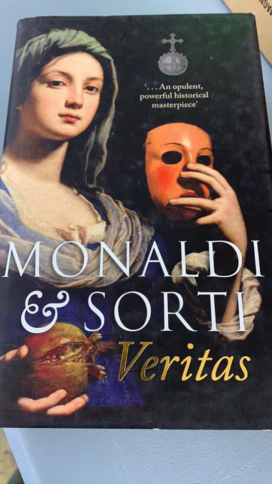 BOX OF BOOKS FOR THE CURIOUS MIND MIN 15 BOOKS