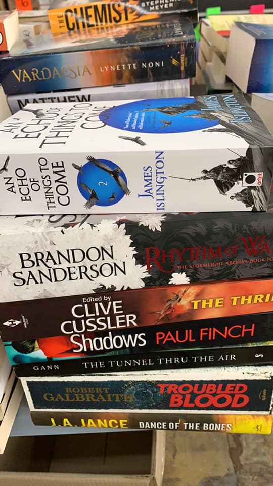 BOX OF BOOKS FOR THE CURIOUS MIND MIN 15 BOOKS