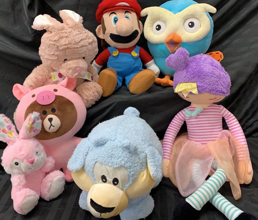 BOX OF QUALITY ASSORTED SOFT TOYS MANY RARE AND COLLECTABLE ITEMS