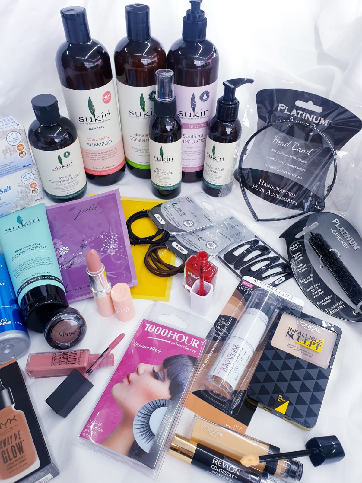 MEGA BEAUTY BOX OF 30 OR 100 PRODUCTS FOR YOUR SKIN HAIR MAKEUP NAILS EYES AND MORE ALL BRANDED