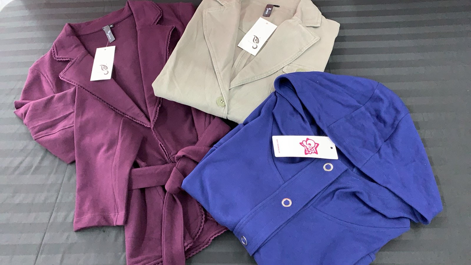 BOX OF 10 OR 20 ASSORTED DESIGNERS WOMEN’S CLOTHING