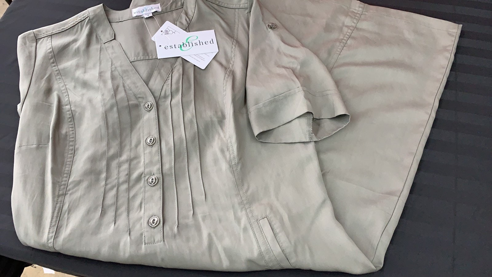 BOX OF 10 OR 20 ASSORTED DESIGNERS WOMEN’S CLOTHING