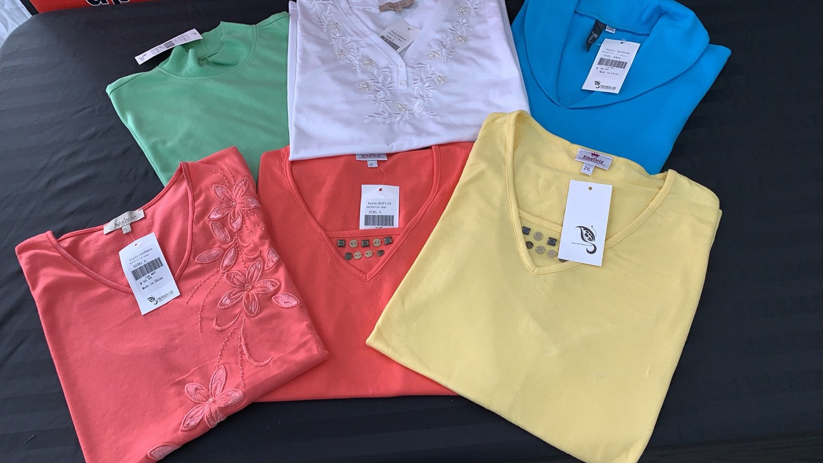 BOX OF 10 OR 20 ASSORTED DESIGNERS WOMEN’S CLOTHING