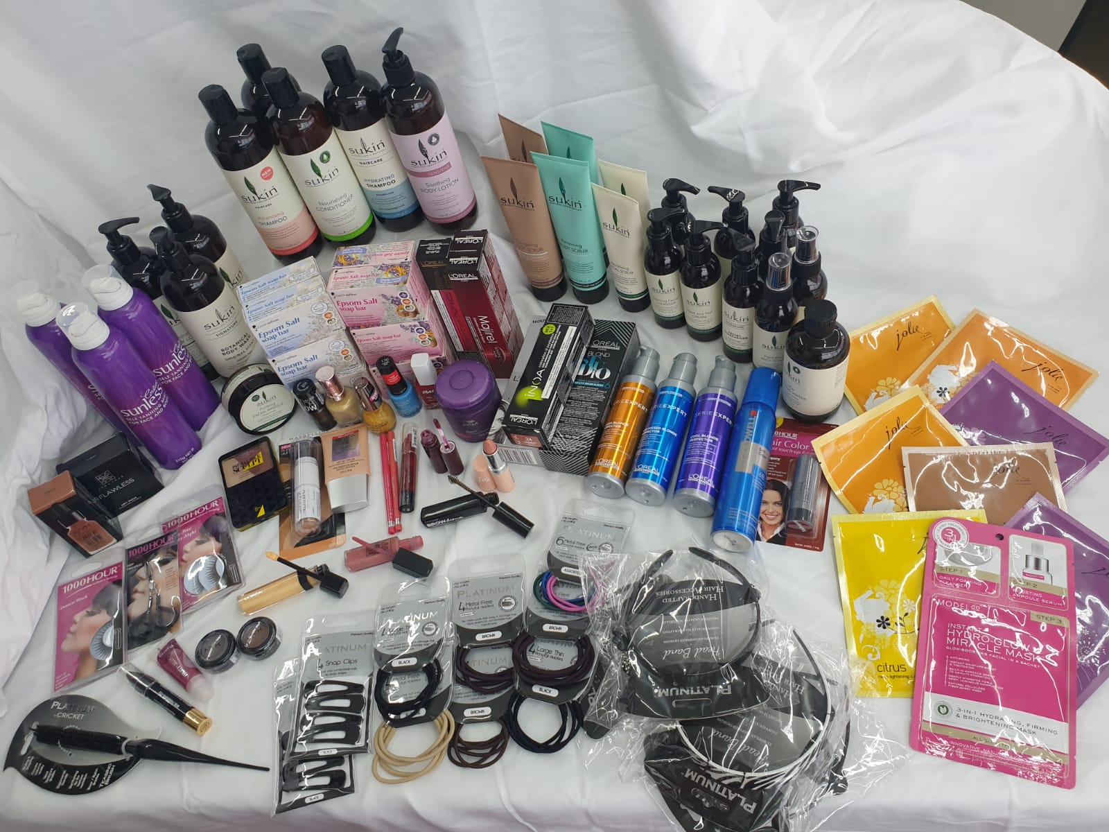 MEGA BEAUTY BOX OF 30 OR 100 PRODUCTS FOR YOUR SKIN HAIR MAKEUP NAILS EYES AND MORE ALL BRANDED
