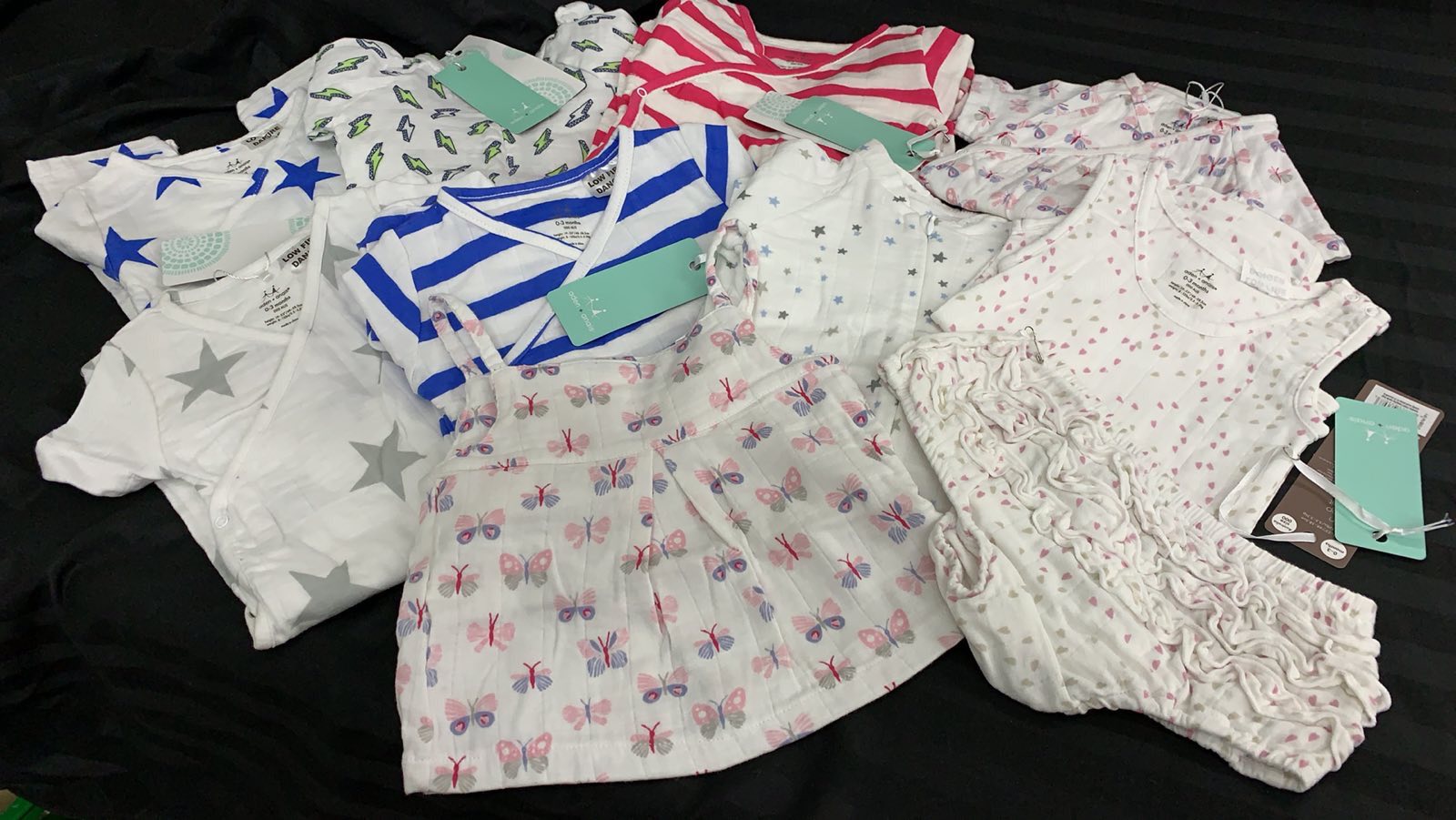 10 ASSORTED ADEN AND ANAIS PREMIUM BABY WEAR BOX