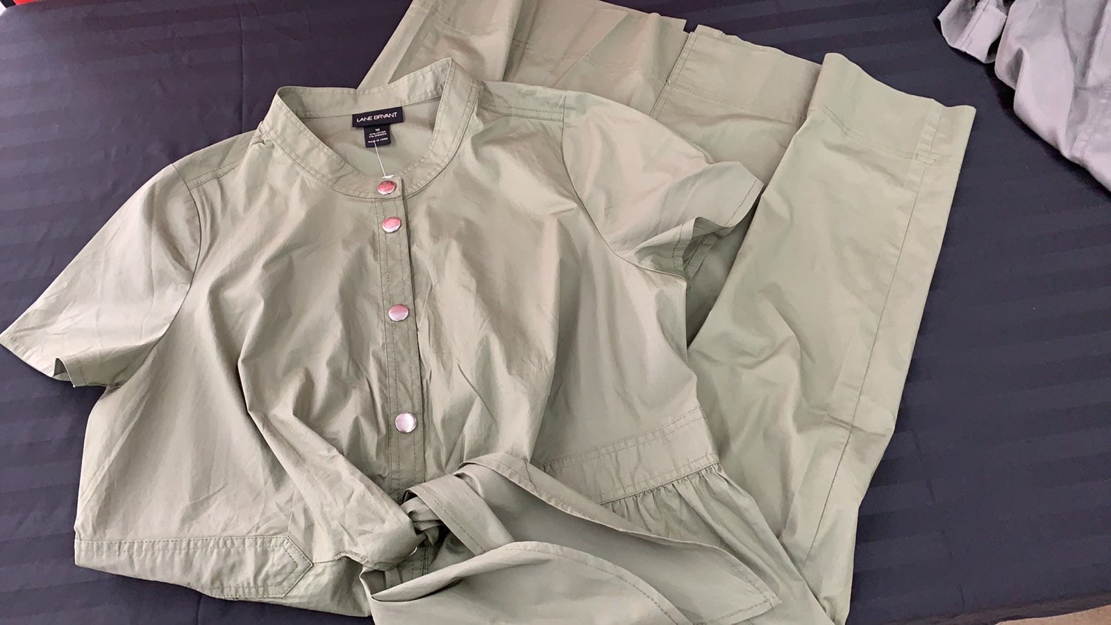 BOX OF 10 OR 20 ASSORTED DESIGNERS WOMEN’S CLOTHING