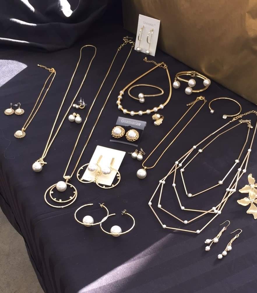50 x ASSORTED MYER AND DAVID JONES JEWELLERY MEGA BUNDLE