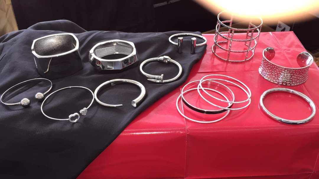 50 x ASSORTED MYER AND DAVID JONES JEWELLERY MEGA BUNDLE