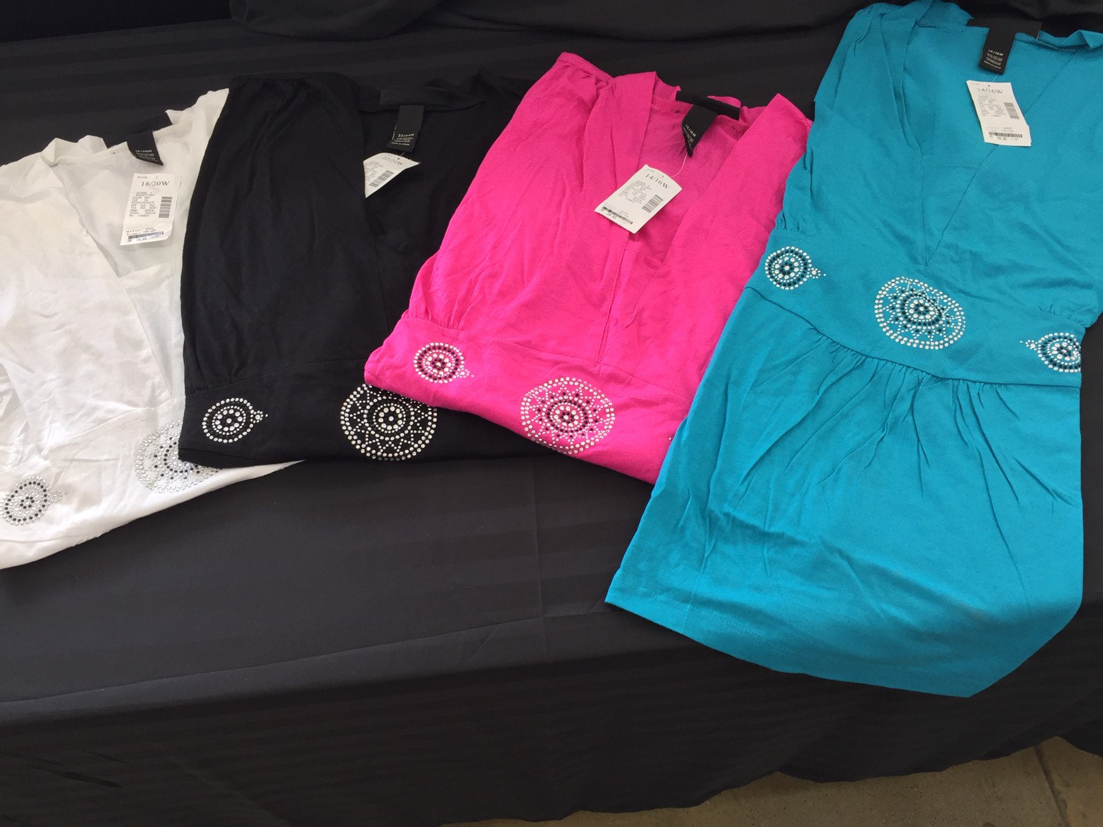 MYSTERY CLOTHING BOX FOR WOMEN 50 GARMENTS