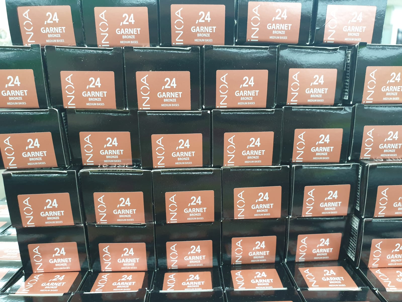 202 PIECE MASTER MAKEUP AND BEAUTY PACK + BONUS