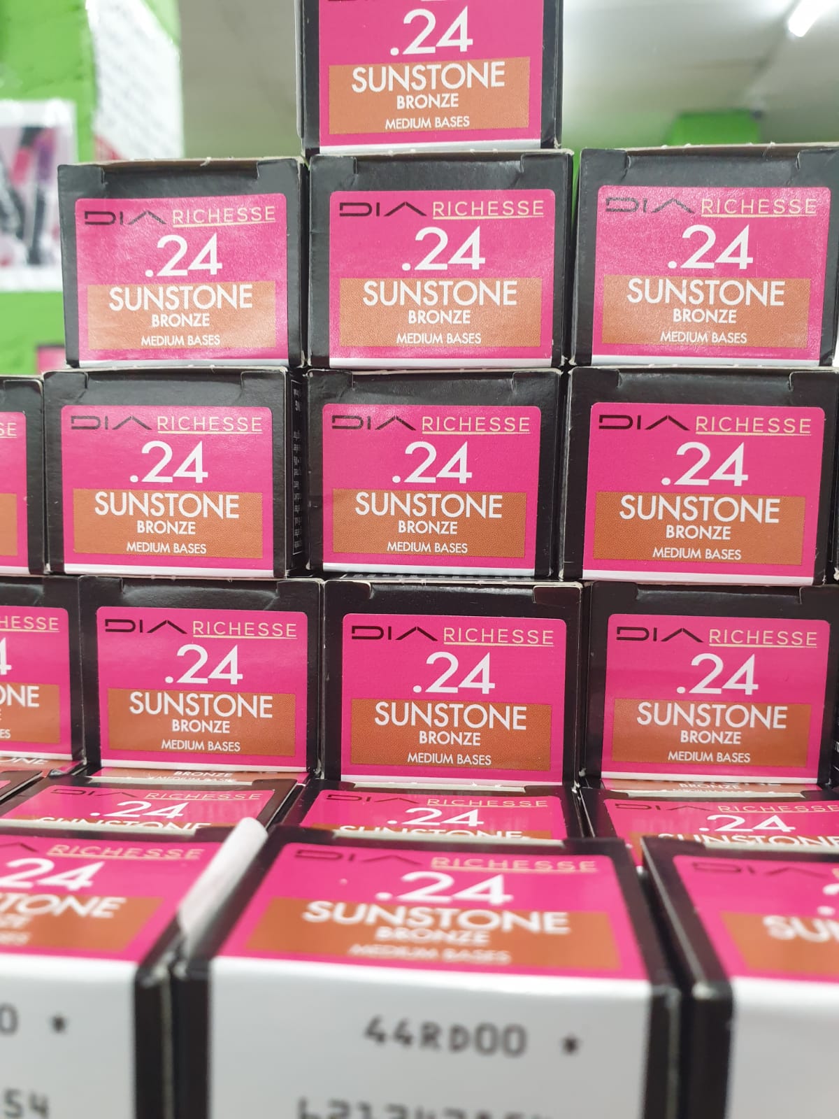 202 PIECE MASTER MAKEUP AND BEAUTY PACK + BONUS