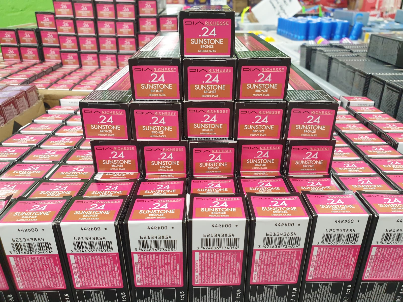 MONEY SAVING BUNDLE DEAL! SUPER MAKEUP MYSTERY PACK + PACK OF HAIR COLOURS